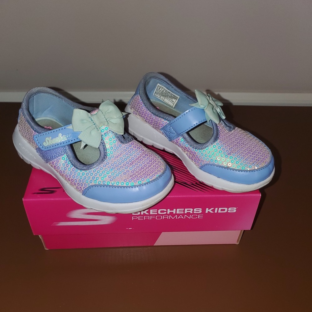 SKECHERS girls Mary Jane sneaker sz 9 Toddler
